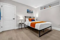 Modern 2BR 2BA by UBC | AC, Prkg, Transit, Pvt Ent - جديد