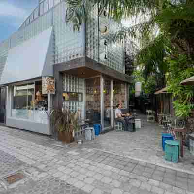 The Lima Ocean Suites Pererenan Hotel Exterior