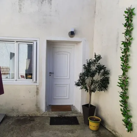 Sologne in the city – 2 bedroom cottage/private courtyard