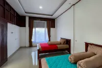 RedDoorz @ Villa Bukit Senyum Lombok Hotel dekat Masjid Agung Praya Loteng