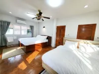 Poon House Nimman: Spacious Stay Near Attractions
