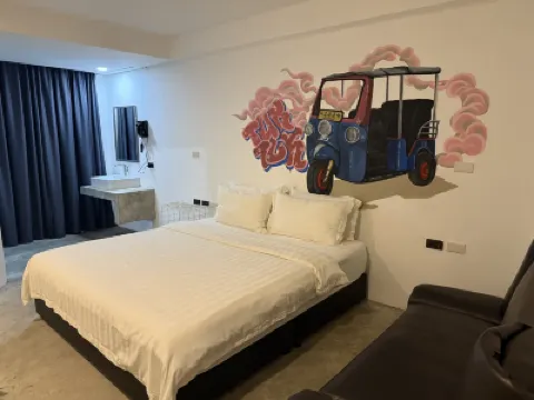 โรงแรม จี ไลท์เฮาส์ โรงแรมใกล้พระบรมราชานุสาวรีย์สามกษัตริย์