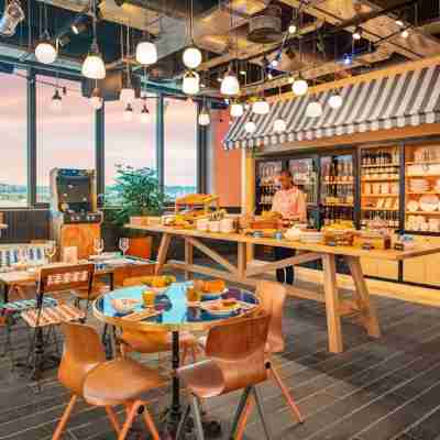 Eklo Hotels Nantes Centre - Île de Nantes Dining/Meeting Rooms