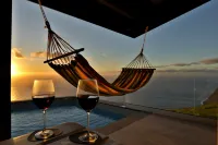 Villa Leonor Cliffside Retreat. Hotels in Faja Da Ovelha