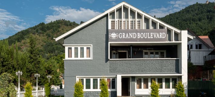 Hotel Grand Boulevard Hotels in Srinagar