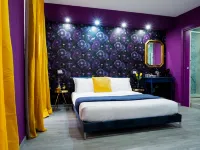 C'est La Vie Suites Hotels in der Nähe von Metro-Haltestelle Cornelia