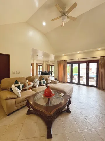 รูปภาพของLuxury 3-bedroom villa with big pool in Rawai