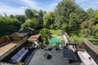 MEDWAY VIEW LUXE HOUSE in Maidstone City Centre with free on-site Parking のホテル