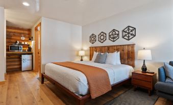 Duck Creek Village Inn