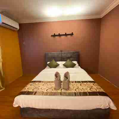GOLDEN PALMS HOTEL Rooms