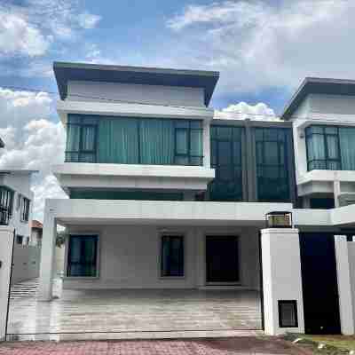 【Ipoh Family Villa】Cheekaaboo｜Private Pool + Kids Play Area｜6BR with Bathtub Hotel Exterior