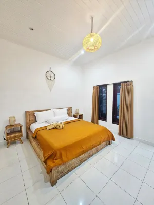 Chris Homestay Hotels near Deus Ex Machina - Temple of Enthusiasm