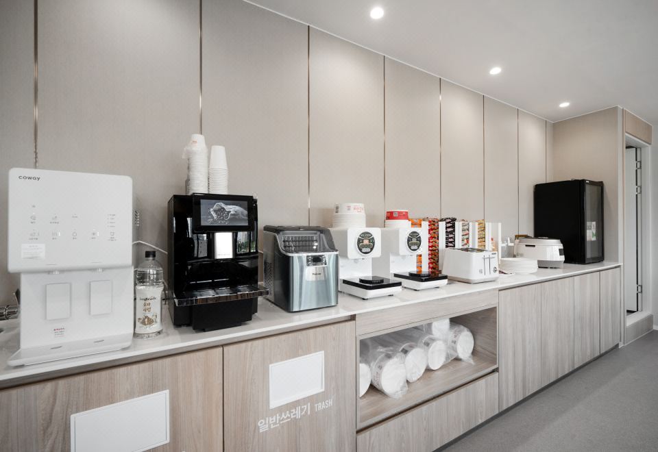 [크리스탈 호텔 로비 이미지]