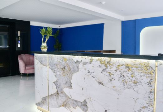 블루 웨이브스 호텔