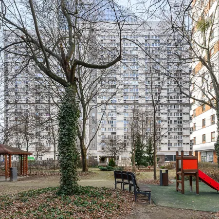 Lumina comfy 4-room apartment near the city center