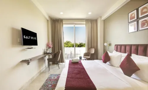 SALTSTAYZ SELECT - NEAR SOHNA ROAD CITY CENTRE - 3-Star