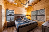 Charming New 5BR/4BA Cabin Near Dollywood. No Stee