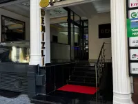 Denizli Hotel アクサライ周辺のホテル