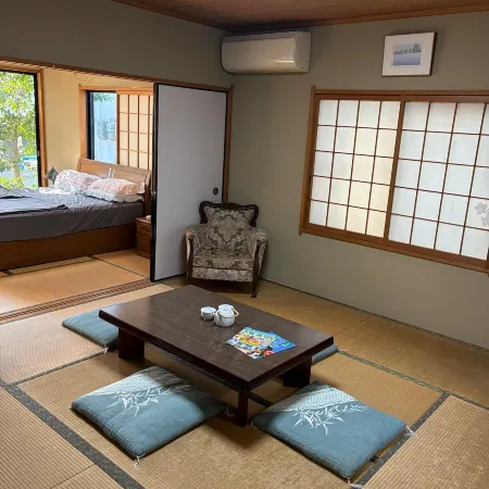 8 min to Tennoji, 110m2, parking, up to 6, kitchen