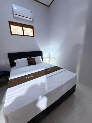 Dinasty Living Villa Batukaras - parking