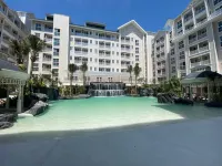 Grand Florida Beachfront Condo Resort Pattaya - Pools