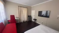 Sparrows Guest House Lambton - parking