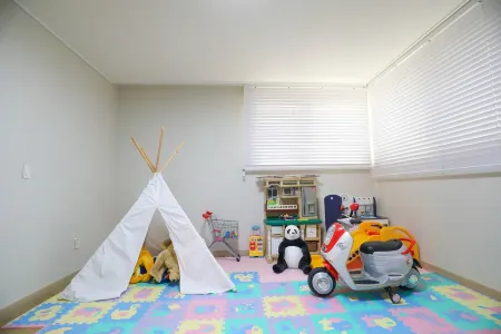 A-Bridge House 1-A Отели рядом с достопримечательностью «Yonggungsa Temple»