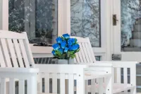 The Hamptons Paddington Home Hotels in Edgecliff