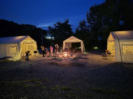 Tiffany Self Check-in Hotel Отели в г. Квесан