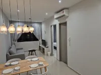 Brand new 1bedroom homestay unit with infinity pool