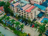 DEES HOTELS APARTMENTS AND SUITES Hotels near Amuwo Odofin Public Library