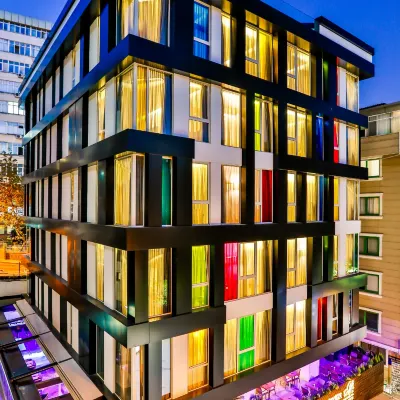 Business Life Hotel & Spa Şişli Отели рядом с достопримечательностью «Парк Бебек»