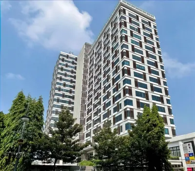 Gedung HQuarters by Emily in Town Hotels in Paledang