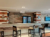 Al-Fursan United Hotel, Al-Faisaliah Hotel in zona Centro Commerciale N2 Mall