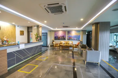 ChiangRaiAirPortHotel Отели рядом с достопримечательностью «Ramkhamhaeng University Chiang Rai Campus in Honour of Honour of His Majesty the King»