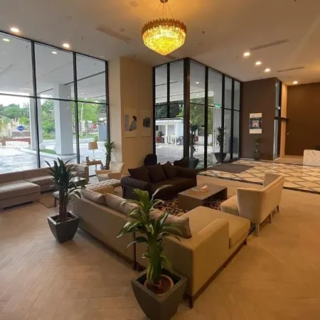 GYDEN STAYCATION #Straits Suites & Residences Отели рядом с достопримечательностью «Пляж Lido»
