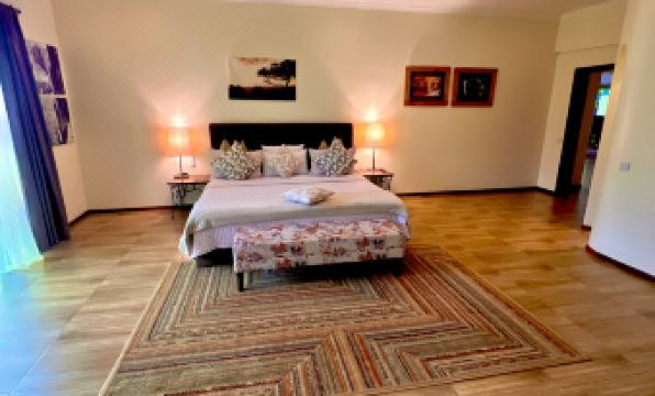 Pink Flamingo Boutique Hotel