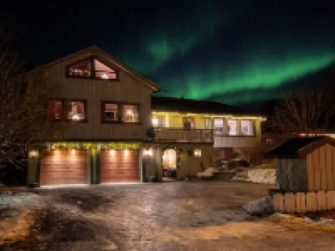 Lofoten Aurora House | Cozy & Private Stay with Fireplace Hotels in Vagan