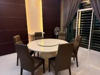 Kluang Luxury 5BR Home |BBQ | Karaoke | G/Lambak