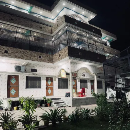 Shri Janki Raman kunj 5 mint from Ram Mandir