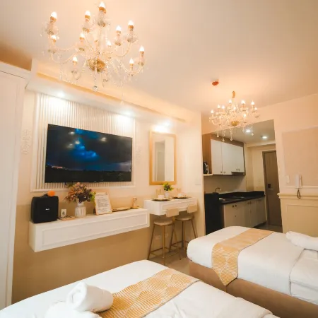 Stay near Mall of Asia, MOA Arena, SMX PICC & NAIA - Venus Suite
