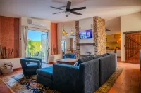 Mi Villa Cabo - 4 bedroom amazing location in downtown Cabo San Lucas - Homestays