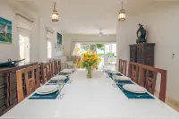 Amani Beachfront Villa  by YourHost, Watamu Các khách sạn ở Uyombo