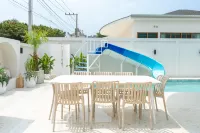 White Villa Jomtien Beach - Villas