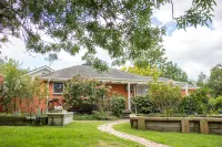 Devon Meadows Hotel a 