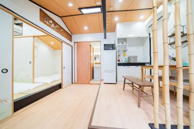 new opened! 4 minutes from Shijo Omiya station, best value bungalow, shower toilet separate Hotel a 