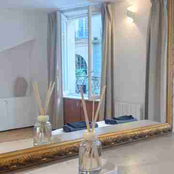 Louvre 1-Min Walk Elegant Studio Rooms