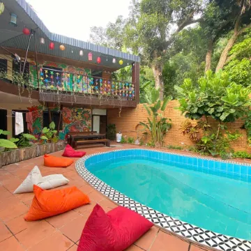 Chillin' House Отели в г. Cát Hải