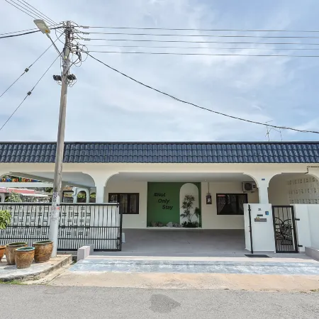Jonker Street Swimming Pool with Karaoke Villa - Not Only Stay