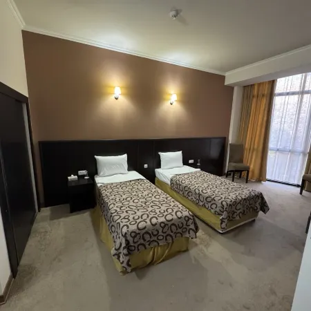 Canyon Hills Hotel